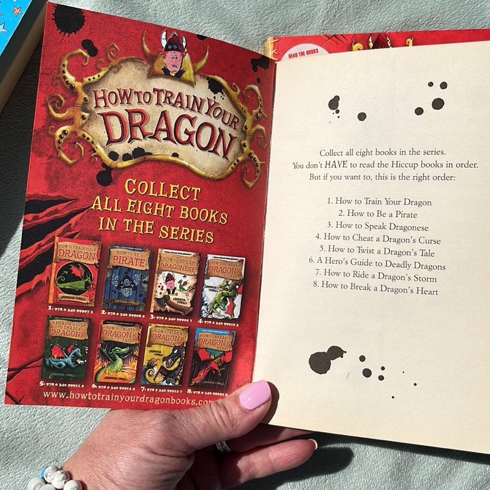 3 novels: How to train your dragon, How to Speak Dragonese,and Totally Winnie - Picture 12 of 15